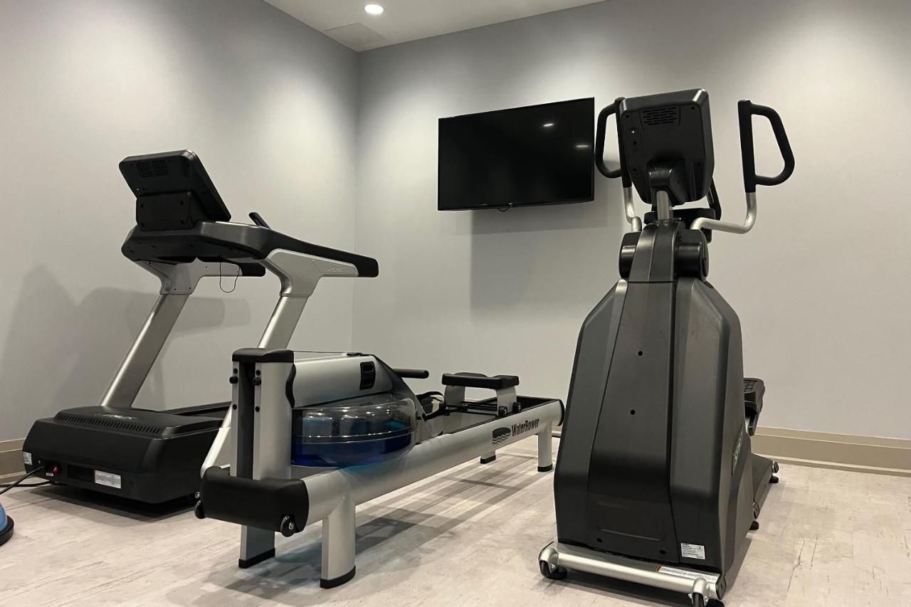 124 On Queen Hotel & Spa Niagara-on-the-Lake Eksteriør bilde A treadmill and elliptical trainer