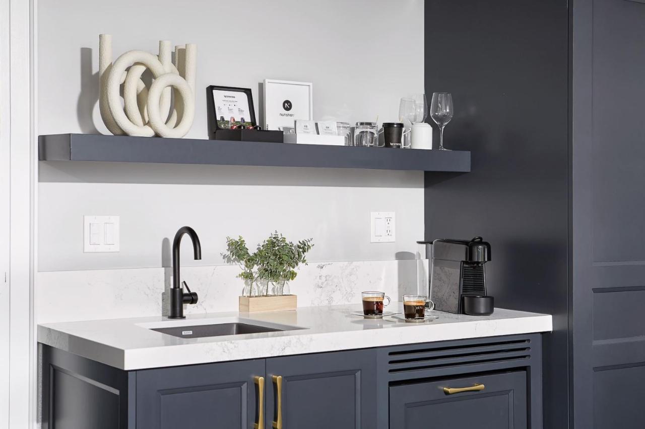 124 On Queen Hotel & Spa Niagara-on-the-Lake Eksteriør bilde A coffee station in a home