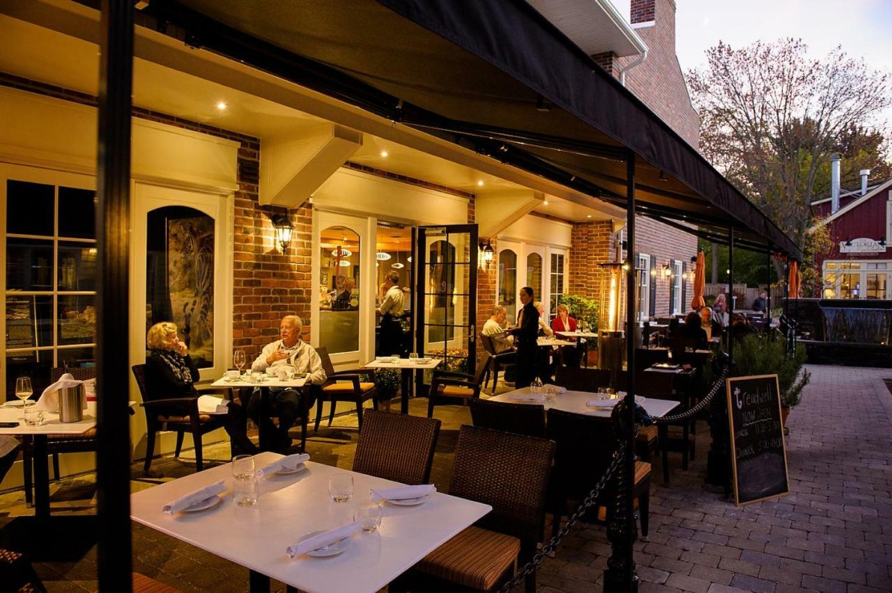 124 On Queen Hotel & Spa Niagara-on-the-Lake Eksteriør bilde The restaurant in 2011