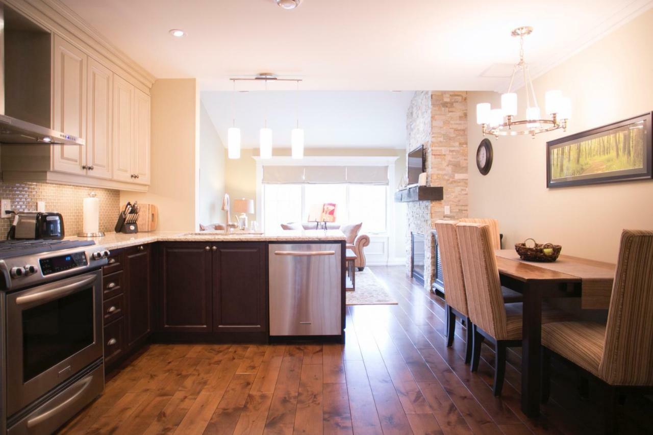 124 On Queen Hotel & Spa Niagara-on-the-Lake Eksteriør bilde A kitchen in a typical condominium